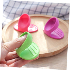 3pcs Insulated Scalding Clip Kitchen Utensils Holder Silicone Tongs Cooking Gadgets Barbecue Gloves Oven Gloves Silicone Protective Hand Clips Insulation Finger Set Random Colors