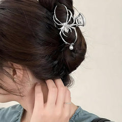 Halloween Spider Hair Clips for Women Girls, Silver Gothic Metal Hair Claw Clips With Faux Pearl Tassel - Halloween Hair Accessories Y2K Styling