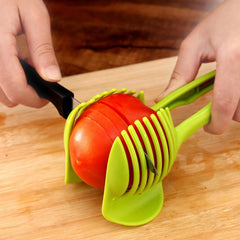 Jeanoko 1PCS Lightweight Tomato Cutting Holder,Handheld Slicing Holder with Reasonable Cutting Spacing for Tomatoes Potatoes Onions Lemons, Kitchen Gadget for Various Ingredients,Handheld Slicing Aid