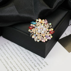 Fashion Retro Flower Pearl Diamond Brooch Versatile High-end Natural Color Alloy Brooch Clothing Pin Buckle