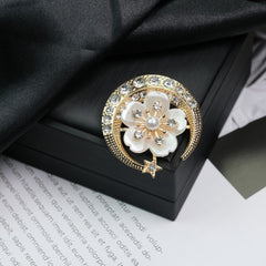 Fashion Retro Flower Pearl Diamond Brooch Versatile High-end Natural Color Alloy Brooch Clothing Pin Buckle