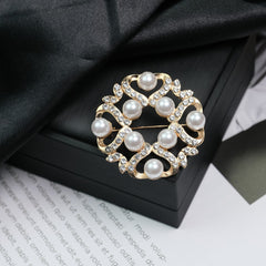 Fashion Retro Flower Pearl Diamond Brooch Versatile High-end Natural Color Alloy Brooch Clothing Pin Buckle