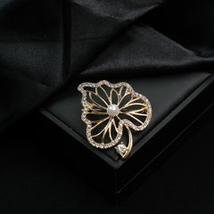 Fashion cross-border brooch, high-end female anti-light pin buckle, alloy rhinestone brooch, high-end niche jewelry wholesale
