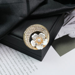 Fashion Retro Flower Pearl Diamond Brooch Versatile High-end Natural Color Alloy Brooch Clothing Pin Buckle