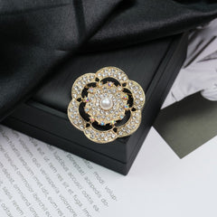 Fashion Retro Flower Pearl Diamond Brooch Versatile High-end Natural Color Alloy Brooch Clothing Pin Buckle