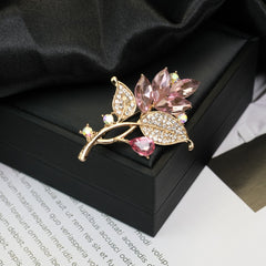 Fashion Retro Flower Pearl Diamond Brooch Versatile High-end Natural Color Alloy Brooch Clothing Pin Buckle