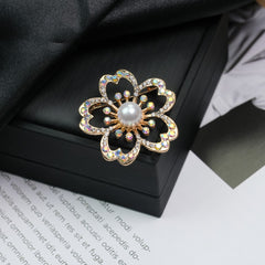 Fashion Retro Flower Pearl Diamond Brooch Versatile High-end Natural Color Alloy Brooch Clothing Pin Buckle