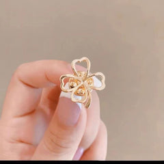 Anti-light brooch buckle, four-leaf clover invisible seam-free universal buckle, small pin, brooch women's fixed clothes artifact accessories