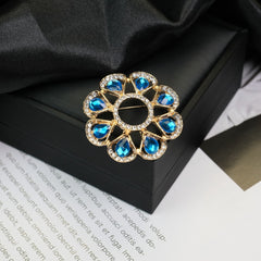 Fashion Retro Flower Pearl Diamond Brooch Versatile High-end Natural Color Alloy Brooch Clothing Pin Buckle