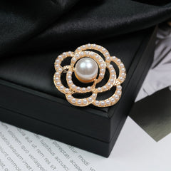Fashion Retro Flower Pearl Diamond Brooch Versatile High-end Natural Color Alloy Brooch Clothing Pin Buckle