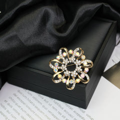 Fashion Retro Flower Pearl Diamond Brooch Versatile High-end Natural Color Alloy Brooch Clothing Pin Buckle