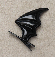 SOWAKA 1 Pair Bat Wings Hair Clips for Halloween Horror Devil Goth Ear Hairpins Hair Barrettes Accessories for Women Adults Cosplay Props Party Costume (Black)