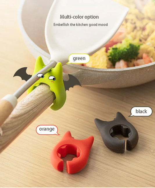 Promotional Price Wholesale Mini Kitchen Plastic Spoon Support Supplies Storage Utensils for Convenience