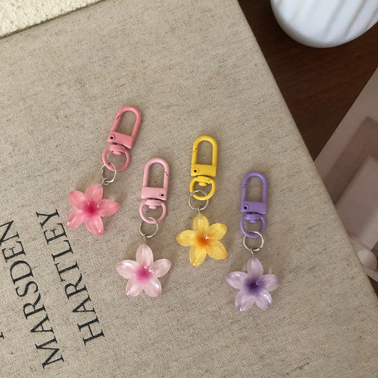 Color transparent small flower keychain female ins wind cute key pendant bag hanging jewelry earphone bag decoration