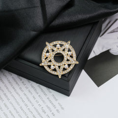 Fashion Retro Flower Pearl Diamond Brooch Versatile High-end Natural Color Alloy Brooch Clothing Pin Buckle