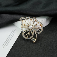 Fashion cross-border brooch, high-end female anti-light pin buckle, alloy rhinestone brooch, high-end niche jewelry wholesale