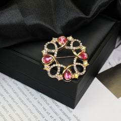 Fashion Retro Flower Pearl Diamond Brooch Versatile High-end Natural Color Alloy Brooch Clothing Pin Buckle