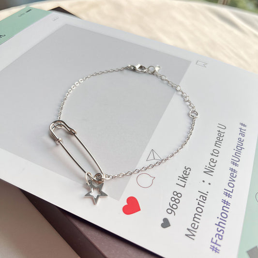 Safety Pin Bracelet Fashionable tone star charm unique （silver）