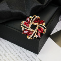 Fashion Retro Flower Pearl Diamond Brooch Versatile High-end Natural Color Alloy Brooch Clothing Pin Buckle