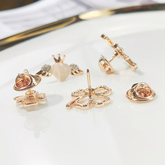 New simple anti-light opal brooch female four-leaf clover pin fixed clothes accessories manufacturer spot