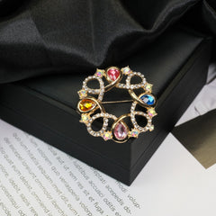 Fashion Retro Flower Pearl Diamond Brooch Versatile High-end Natural Color Alloy Brooch Clothing Pin Buckle