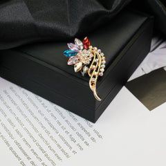 Fashion Retro Flower Pearl Diamond Brooch Versatile High-end Natural Color Alloy Brooch Clothing Pin Buckle