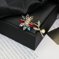 Fashion Retro Flower Pearl Diamond Brooch Versatile High-end Natural Color Alloy Brooch Clothing Pin Buckle
