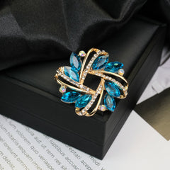 Fashion Retro Flower Pearl Diamond Brooch Versatile High-end Natural Color Alloy Brooch Clothing Pin Buckle